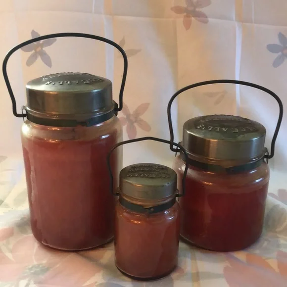 McCall's Farmers Market 26 Oz., 16 Oz. and 5 Oz. Candles - Cinnamon Scent - Picture 2 of 9